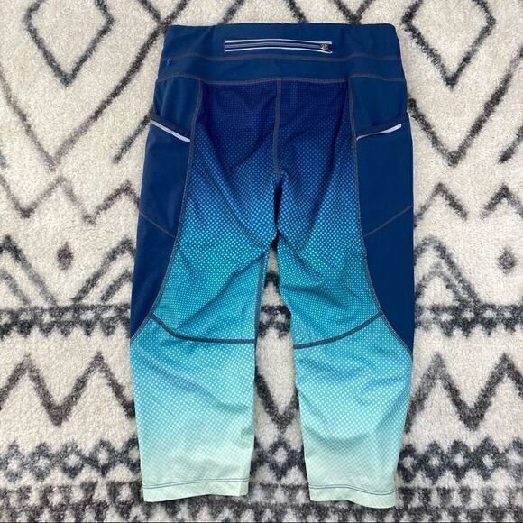 Athleta Crops   - Picture 3 of 4